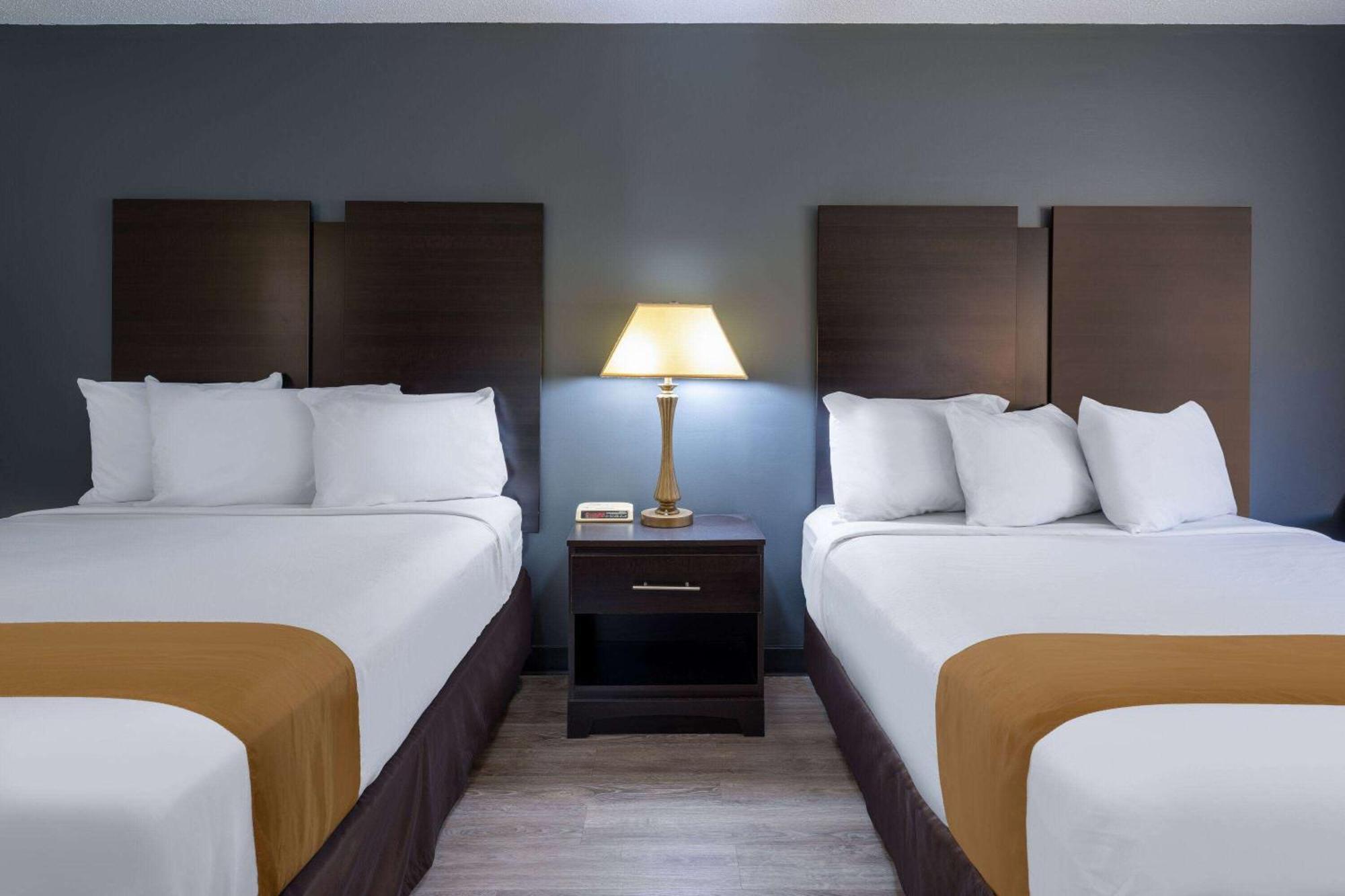 Travelodge By Wyndham Merrill Luaran gambar