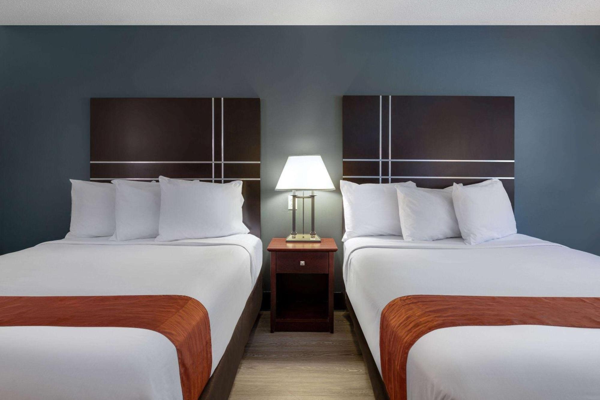 Travelodge By Wyndham Merrill Luaran gambar
