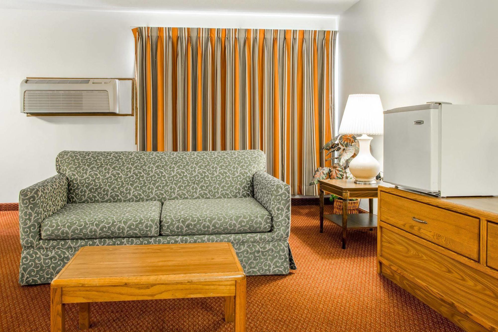 Travelodge By Wyndham Merrill Luaran gambar