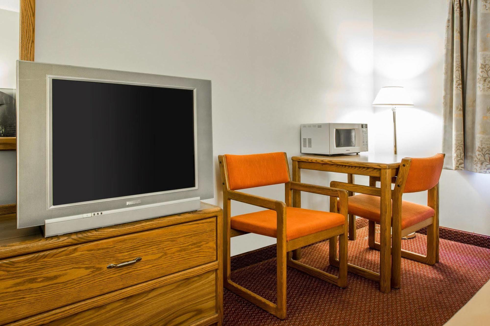 Travelodge By Wyndham Merrill Luaran gambar