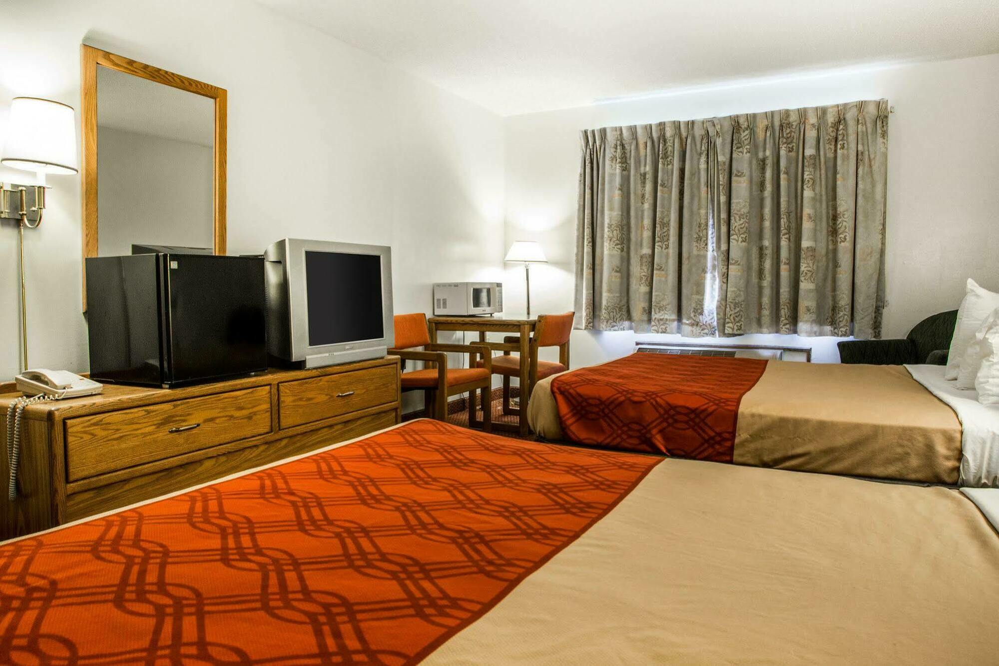 Travelodge By Wyndham Merrill Luaran gambar